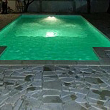 relax &egrave; completo grazie alla Cromoterapia in piscina